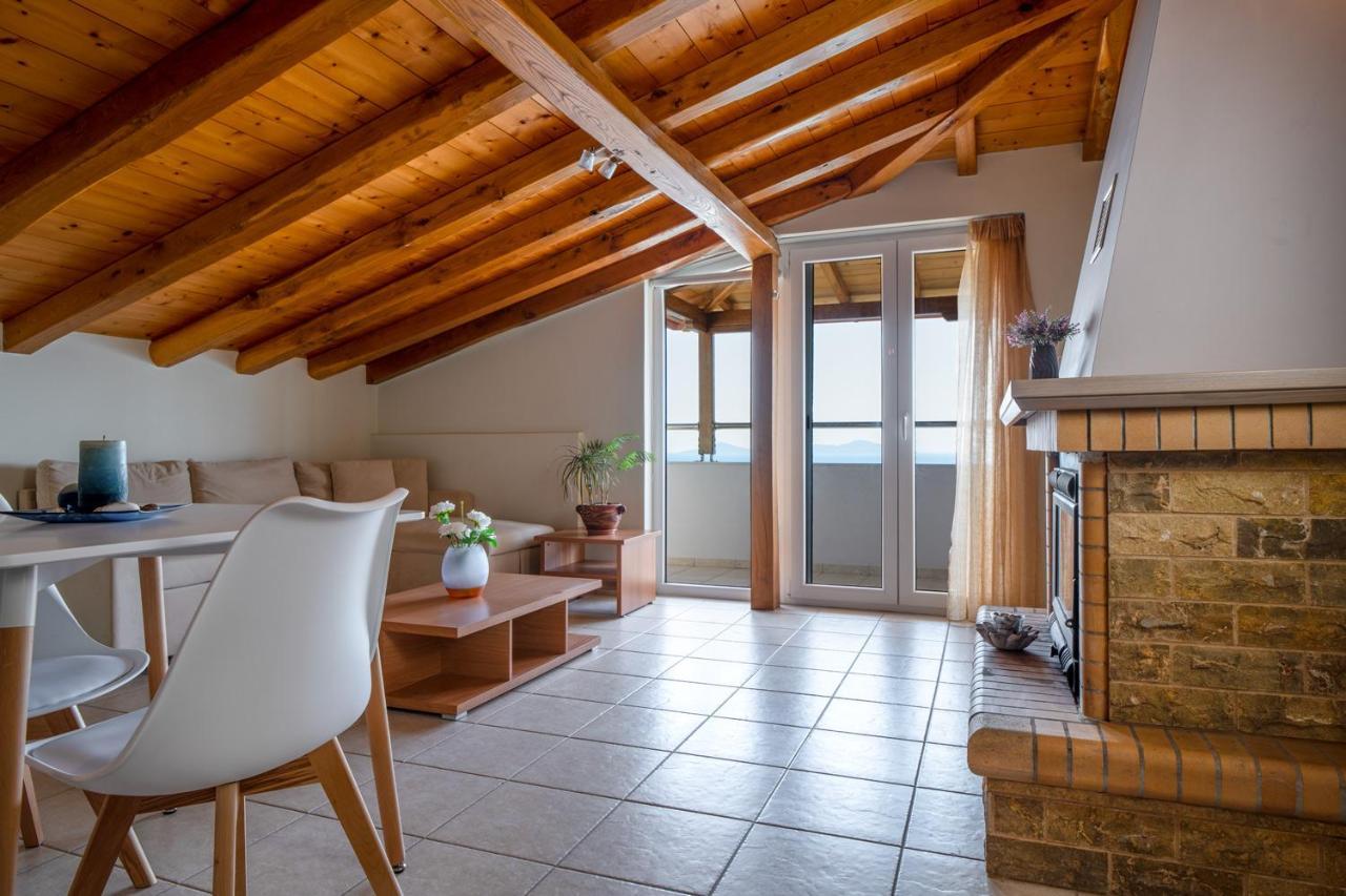 Pantheon Attic Apartment Alonnisos Town Exterior photo